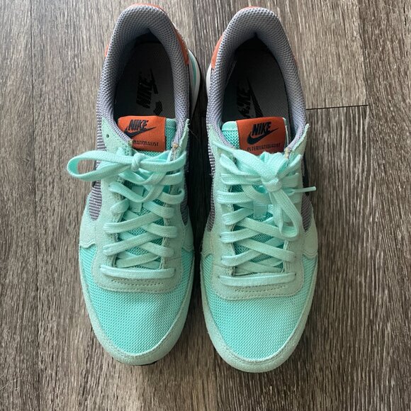 Nike Internationalist Low Women's Size 8.5 EUC - Picture 2 of 9